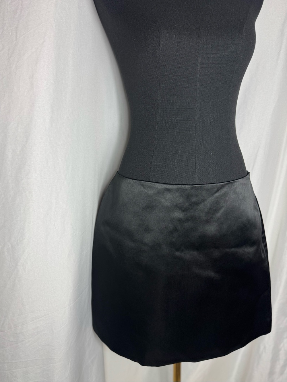Banana Republic Black faux Satin Mini Skirt - preppy Elegant Evening Skirt NWT